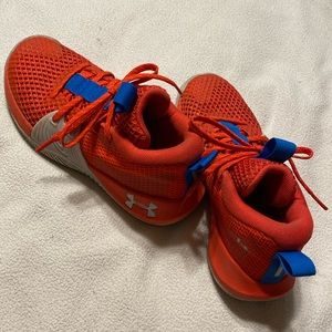 Grade School Under Armour Basketball shoes Size 5Y